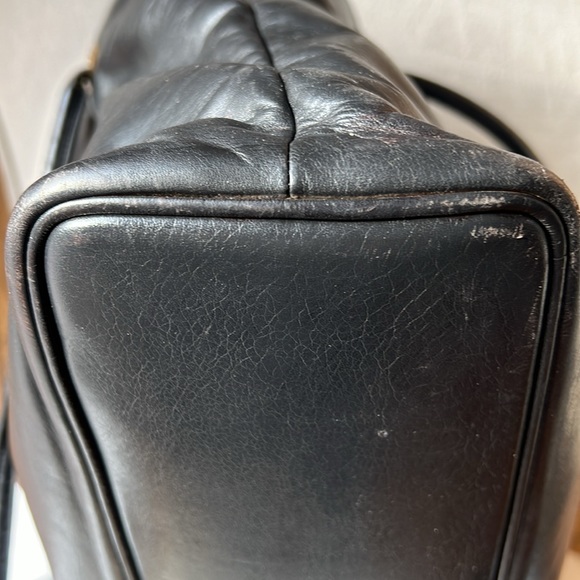 Chanel Authentic Vintage Leather Monogrammed CC leather handbag - Picture 11 of 17